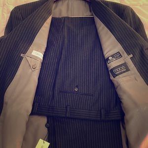 Calvin Klein 2 Piece Suite. Grey Pinstripe $200